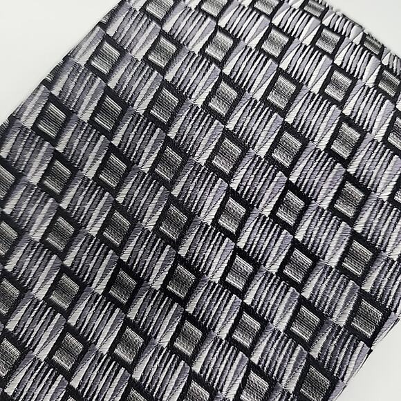 Louis Dell 'Olio Gray Geometric Silk Tie - Made in Italy - Like New - Picture 4 of 4
